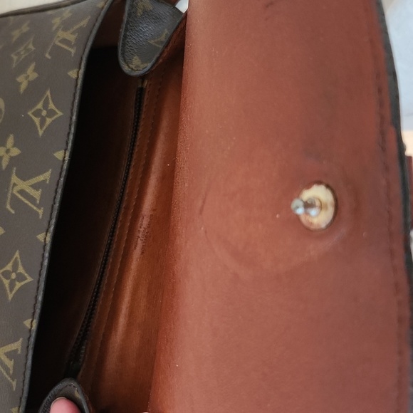 LOUIS VUITTON Saint Cloud Authenticated Bag. Great condition! - Picture 11 of 13